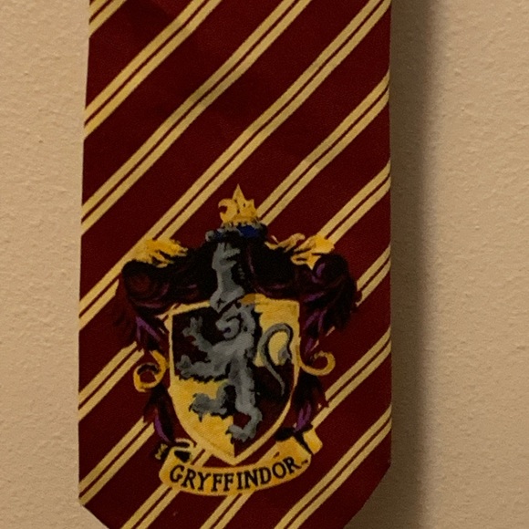 Wizarding World of Harry Potter Tie - Picture 2 of 3